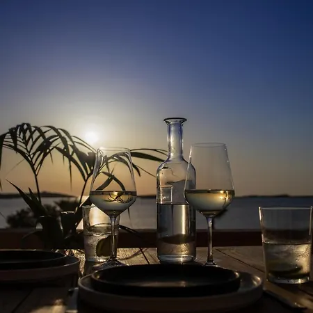 Seesoo Paros Beachfront Luxury Hideaway (adults Only) 4* Πούντα