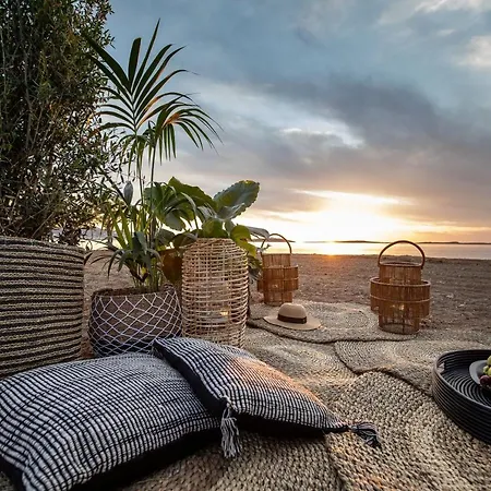 Seesoo Paros Beachfront Luxury Hideaway (adults Only) Ξενοδοχείο