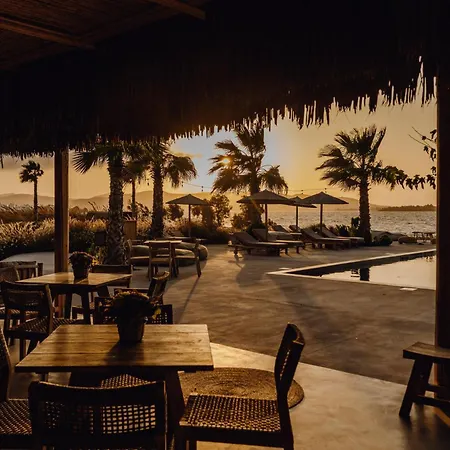 Seesoo Paros Beachfront Luxury Hideaway (adults Only) Ξενοδοχείο 4*