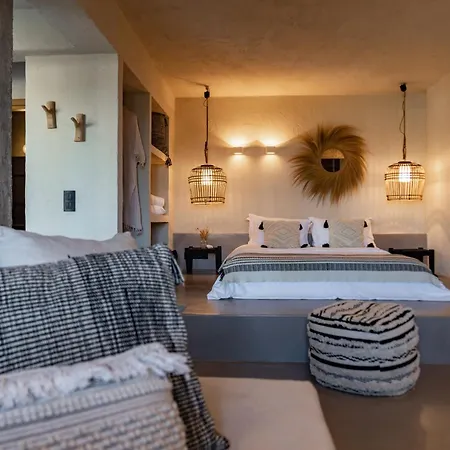 Seesoo Paros Beachfront Luxury Hideaway (adults Only) 4* Πούντα